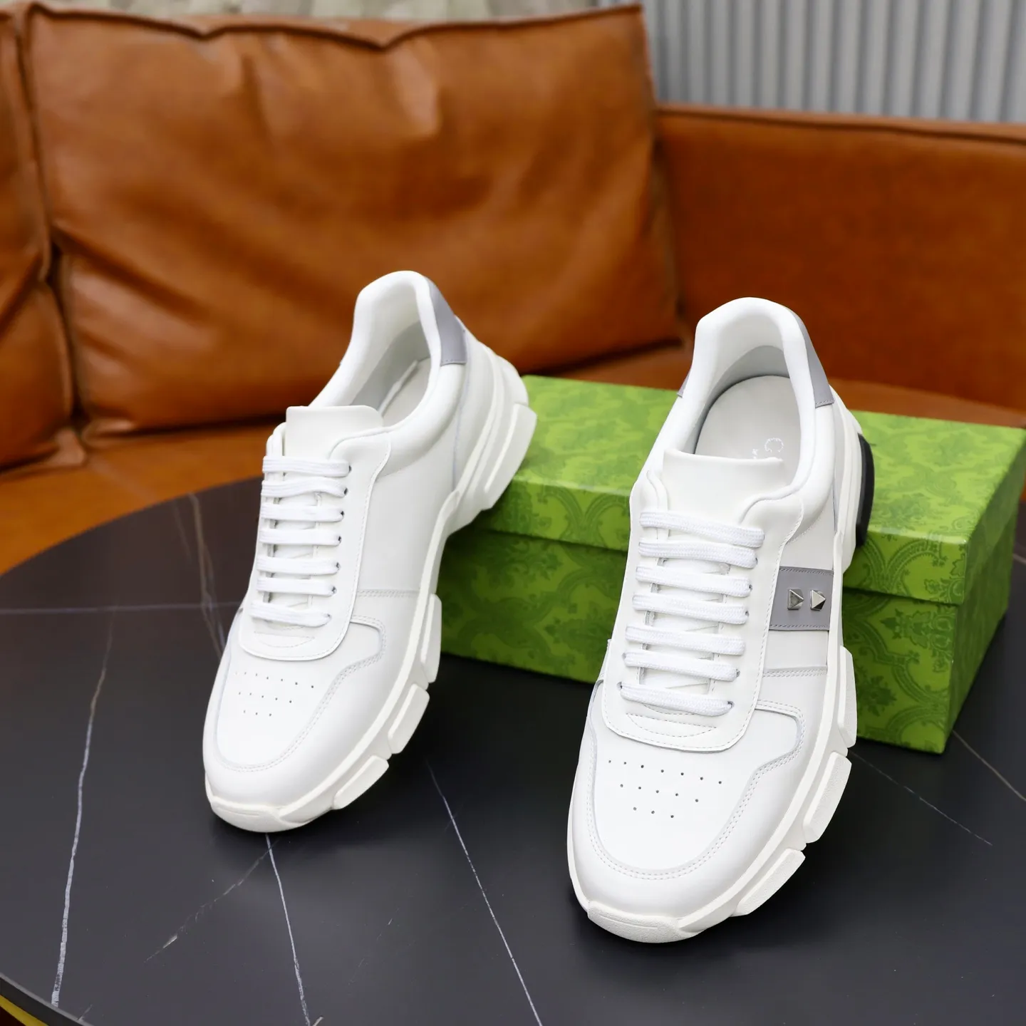 Ex-factory price: 540💰💰🙅‍♂️🙅‍♂️🙅‍♂️ Brand: GUCCI Standard code: 38-44 (45 customized) Grade: Same as the official website Material: Cowhide stitching Comfortable and breathable sheepskin lining Lightweight and wear-resistant sports outsole Style category: Men's fashionable casual shoes Running sports shoes Distinguished luxury brand elements Top luxury color: actual picture color